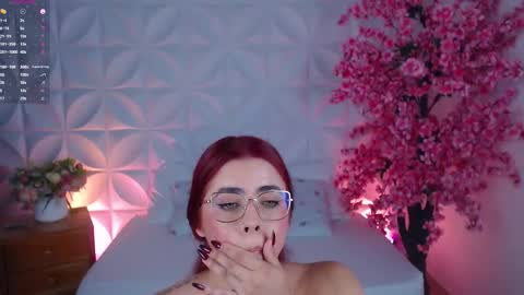 Snapshot of lizowenn_ chatting on 11/13/25, 10:52 LIZETH online show from 11/13/25, 10:52
