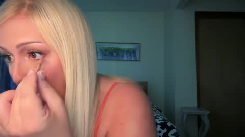 Snapshot of lizpurrxxx chatting on 09/19/25, 07:03 Liz Purr online show from 09/19/25, 07:03