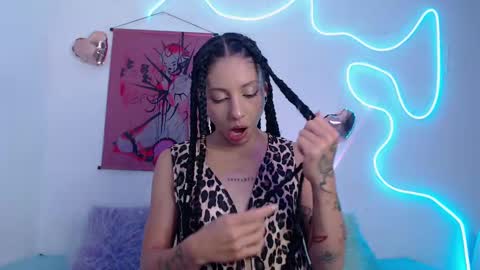 Snapshot of lizza_scott chatting on 03/06/25, 01:05 Lizza Scott online show from 03/06/25, 01:05