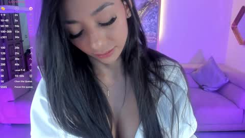 Lizzi  online show from 12/19/24, 12:34