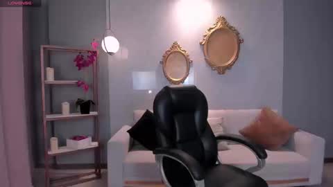 Lizzi  online show from 09/15/25, 08:42