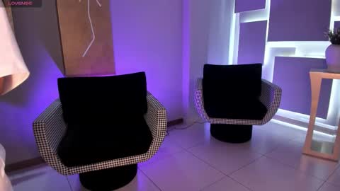 Lizzi  online show from 10/11/25, 08:07