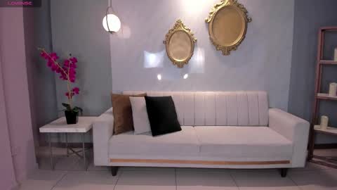 Lizzi  online show from 12/03/25, 09:35