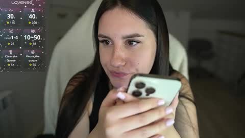 Snapshot of lizzi_fox chatting on 10/19/25, 05:02 Lizi-Fox online show from 10/19/25, 05:02