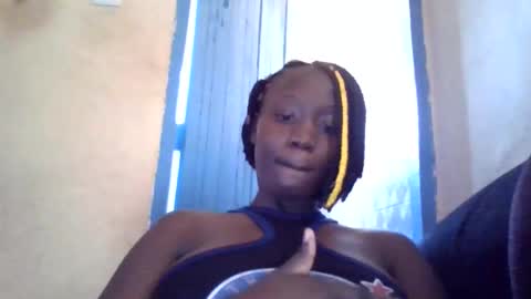 lizzie2020 online show from 05/28/26, 07:27