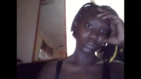 lizzie2020 online show from 06/02/26, 04:36