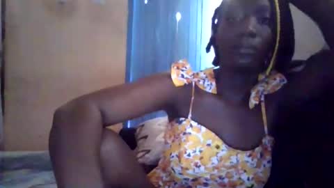 lizzie2020 online show from 06/07/26, 12:31