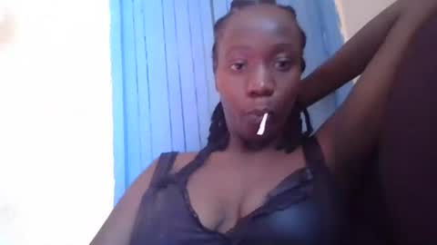 lizzie2020 online show from 07/28/26, 07:37