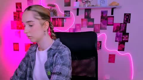 lizzie_boom online show from 05/18/26, 08:31