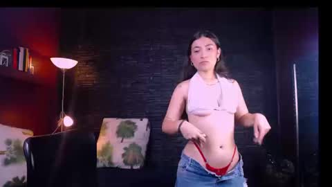 Snapshot of lizzie_collin chatting on 09/23/25, 01:58 Lizzie online show from 09/23/25, 01:58