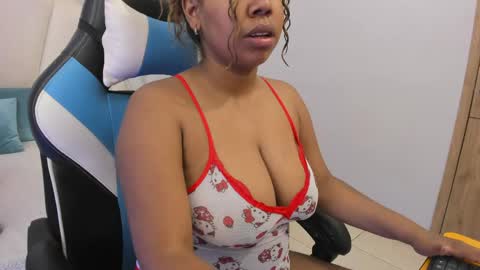 lizzie_williamss online show from 04/27/26, 03:15