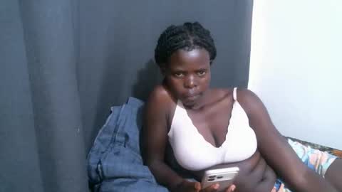 Snapshot of lizzy_25 chatting on 05/18/26, 04:07 Lizzy online show from 05/18/26, 04:07
