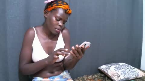 Snapshot of lizzy_25 chatting on 05/27/26, 07:00 Lizzy online show from 05/27/26, 07:00