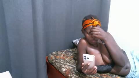 Snapshot of lizzy_25 chatting on 05/31/26, 04:53 Lizzy online show from 05/31/26, 04:53