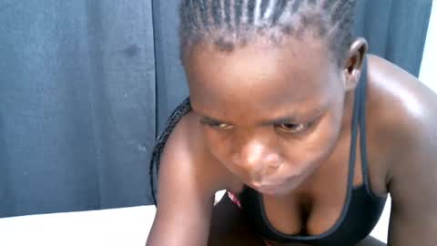 Snapshot of lizzy_25 chatting on 06/13/26, 12:52 Lizzy online show from 06/13/26, 12:52