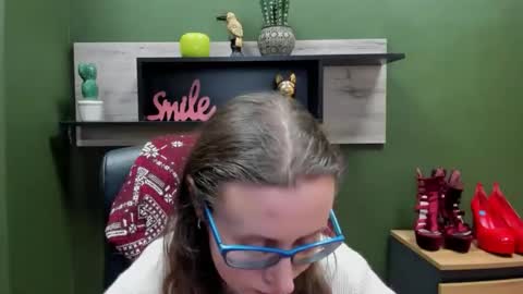 Snapshot of lizzy_sparkle chatting on 02/02/26, 07:51 Lizzy online show from 02/02/26, 07:51