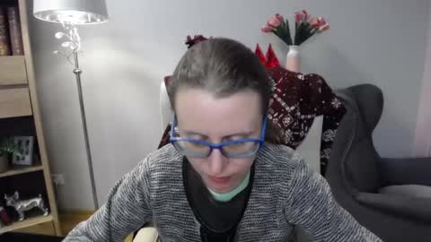 Snapshot of lizzy_sparkle chatting on 02/10/26, 05:33 Lizzy online show from 02/10/26, 05:33