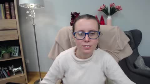 Snapshot of lizzy_sparkle chatting on 02/12/26, 05:57 Lizzy online show from 02/12/26, 05:57