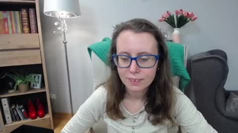 Snapshot of lizzy_sparkle chatting on 03/19/26, 05:22 Lizzy online show from 03/19/26, 05:22