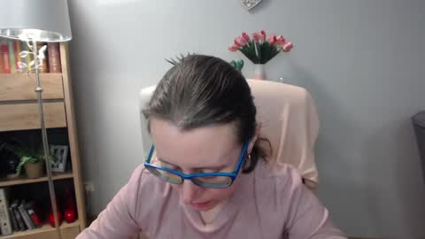 Snapshot of lizzy_sparkle chatting on 04/03/26, 04:32 Lizzy online show from 04/03/26, 04:32