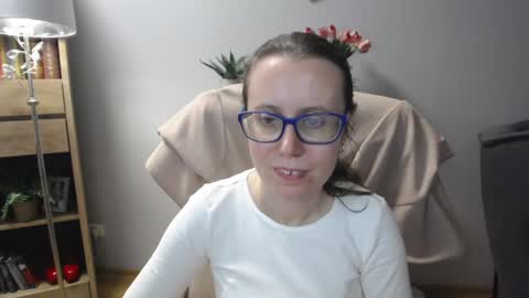 Snapshot of lizzy_sparkle chatting on 04/29/26, 04:49 Lizzy online show from 04/29/26, 04:49