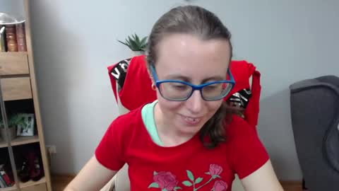 Snapshot of lizzy_sparkle chatting on 05/05/26, 06:21 Lizzy online show from 05/05/26, 06:21