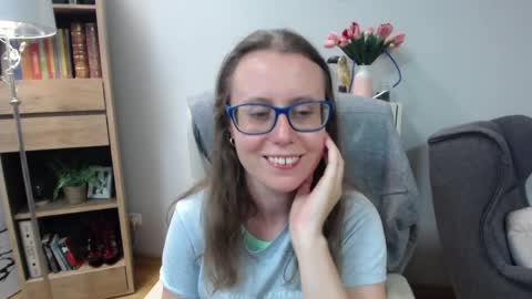 Snapshot of lizzy_sparkle chatting on 05/25/26, 04:29 Lizzy online show from 05/25/26, 04:29