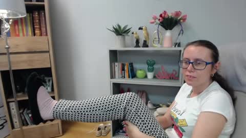 Snapshot of lizzy_sparkle chatting on 05/26/26, 04:52 Lizzy online show from 05/26/26, 04:52