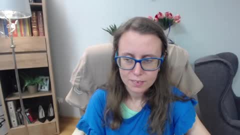 Snapshot of lizzy_sparkle chatting on 06/12/26, 04:44 Lizzy online show from 06/12/26, 04:44