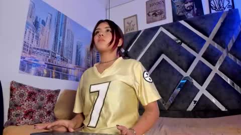 Snapshot of lizzy_sweet2 chatting on 10/15/25, 03:28 lizzy_sweet2 online show from 10/15/25, 03:28