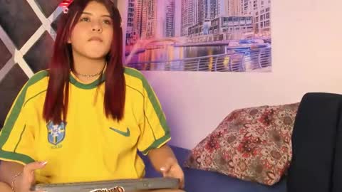 Snapshot of lizzy_sweet2 chatting on 10/22/25, 03:29 lizzy_sweet2 online show from 10/22/25, 03:29