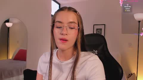 Lizzy Colins online show from 06/26/26, 06:56