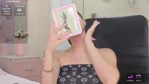 Lizzy Rossie online show from 05/25/26, 09:43