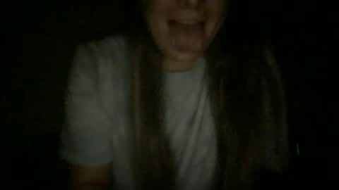 llainey1 online show from 09/19/25, 03:52