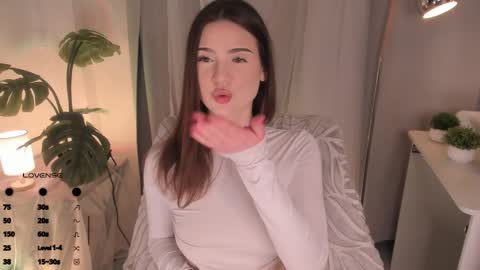 Arina online show from 10/16/25, 07:20