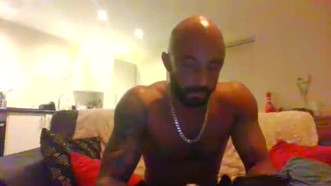 Leon online show from 11/28/25, 09:28