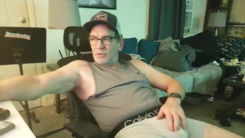Snapshot of lngdickdaddy chatting on 11/12/25, 11:25 LongDick Daddy online show from 11/12/25, 11:25