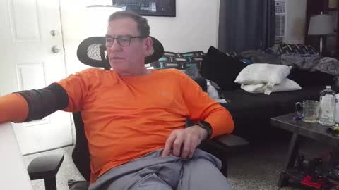 Snapshot of lngdickdaddy chatting on 11/30/25, 09:41 LongDick Daddy online show from 11/30/25, 09:41