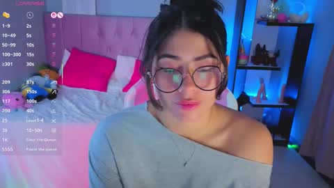 Snapshot of loaluxury chatting on 11/09/25, 05:22 Pamela online show from 11/09/25, 05:22