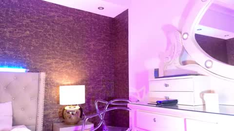 Snapshot of loana_vegas chatting on 03/10/26, 05:29 LOANA online show from 03/10/26, 05:29