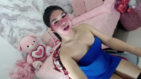Snapshot of lobotara69 chatting on 02/12/26, 01:44 Thea online show from 02/12/26, 01:44