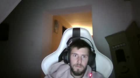 Snapshot of lobotomy54 chatting on 10/07/25, 11:24 lobo online show from 10/07/25, 11:24