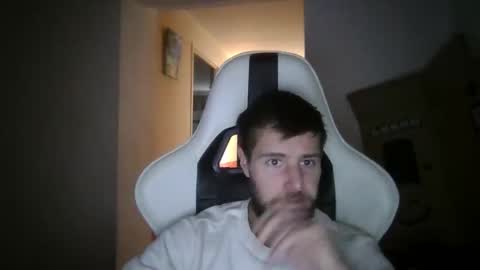 Snapshot of lobotomy54 chatting on 10/15/25, 12:05 lobo online show from 10/15/25, 12:05