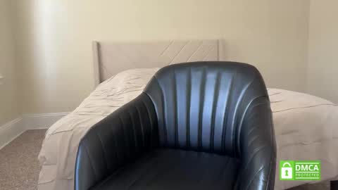 Snapshot of lockdownlove chatting on 11/06/25, 03:24 lockdownlove online show from 11/06/25, 03:24