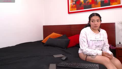 Snapshot of logaan_chloe chatting on 12/17/25, 12:44 logaan_chloe online show from 12/17/25, 12:44