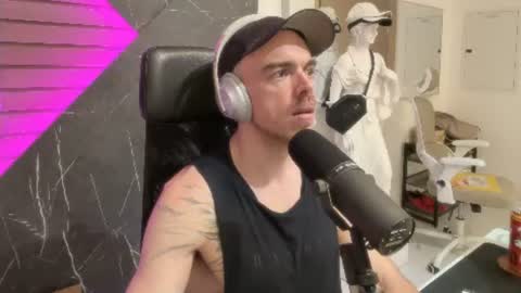logan__kelly online show from 07/31/26, 05:56