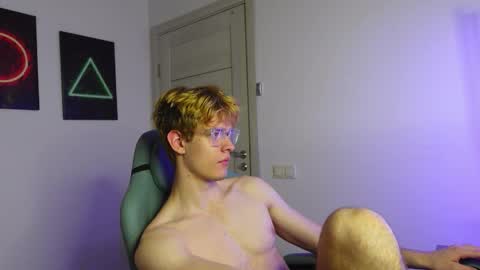 LOGAN FRASER online show from 10/09/25, 12:25