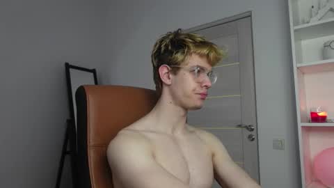 LOGAN FRASER online show from 10/11/25, 05:28