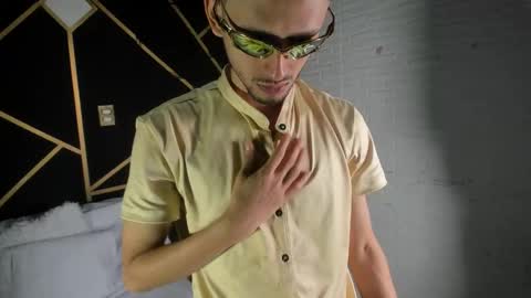 Logan Rogers online show from 10/10/25, 02:16