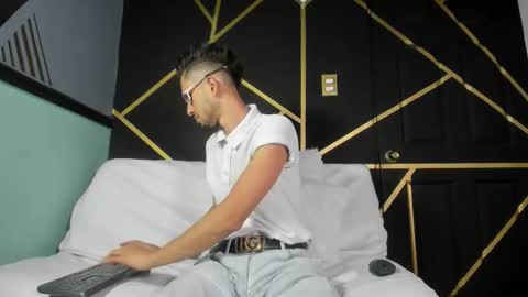 Logan Rogers online show from 10/24/25, 06:59